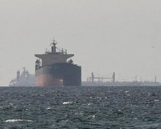 　▲被困在霍尔木兹海峡的油轮