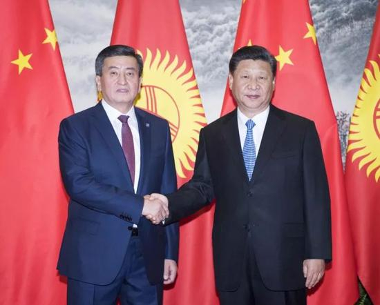 6月6日，国家主席习近平在北京人民大会堂同吉尔吉斯斯坦总统热恩别科夫举行会谈。