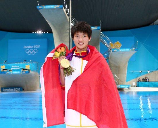 2012年8月9日,中国选手陈若琳在伦敦奥运会女子10米跳台决赛中摘得金牌。新华社记者 陈建力 摄