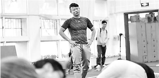 揭秘浙大“减肥班”，有个同学瘦了70斤。 钱江晚报 图