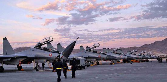 印度空军苏-30MKI战斗机机群。