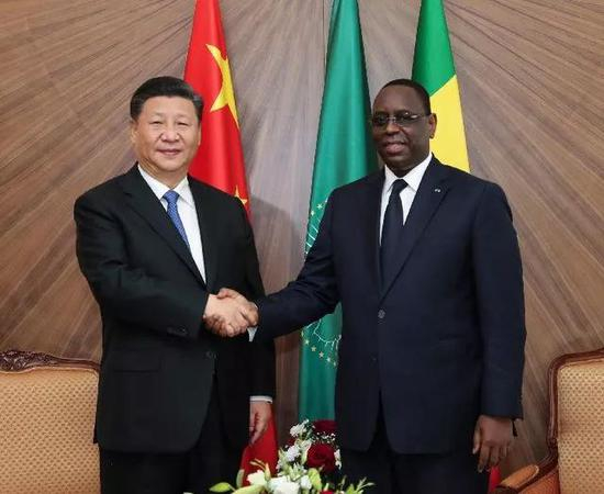 习近平主席同萨勒总统举行会谈。（新华社记者谢环驰摄）