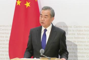 王毅强势回击美政客四处抹黑