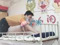 暖心!排查宿舍发现学生床铺发霉辅导员更换全套