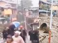 实拍云南泥石流惊险瞬间:村民前一秒转移 下一秒泥沙石块倾泻而下