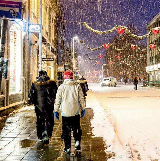 特隆姆瑟是活脱脱的现代都市，一点也没有传说中冰天雪地的荒凉