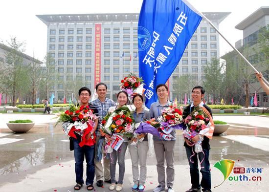 2013年交会对接任务神舟十号返回后庆功会。