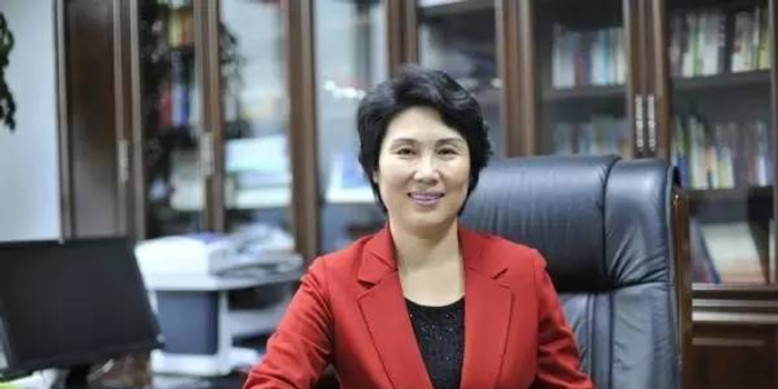 山西女厅官被"双开" 家中抄出70箱纪念币(图)