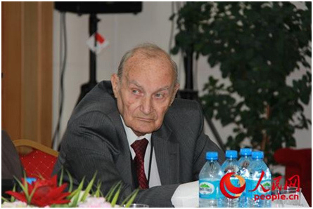 图为波兰老兵什曼凯维奇。