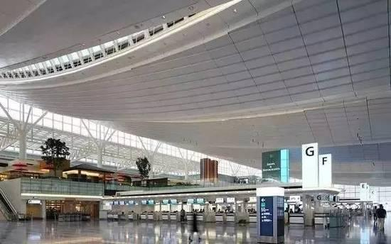 这个老机场今年已经85岁了，但一点都看不出时光的痕迹。