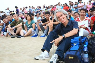 来自国内外游客及且末县各族群众3000余人现场观看演出 王孟伟摄&nbsp;