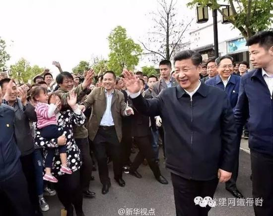 2016年4月25日，习近平考察小岗村，重温中国改革历程。