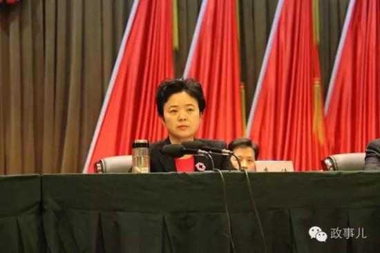 “政事儿”（微信ID：gcxxjgzh）注意到，媒体报道对李佳的印象时说，