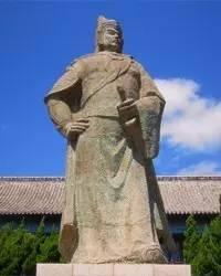 戚继光（1528年11月12日-1588年1月5日），明朝抗倭名将，杰出的军事家、书法家、诗人、民族英雄。