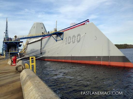 准备入列的“朱姆沃尔特”号