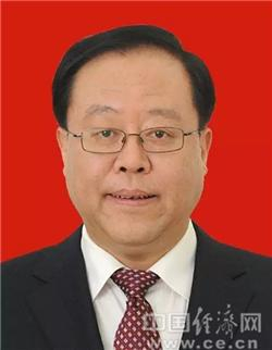 　　马懿，男，1959年4月生，回族，河北安国人，大学学历，1982年1月加入中国共产党，1976年12月参加工作。