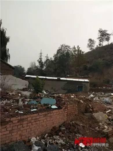 正在进行拆迁改造的寨沟村。图/北京时间