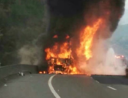 自燃大货车