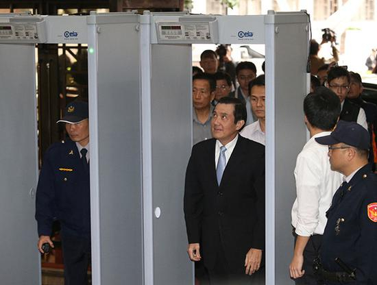  马英九出庭（资料图） 