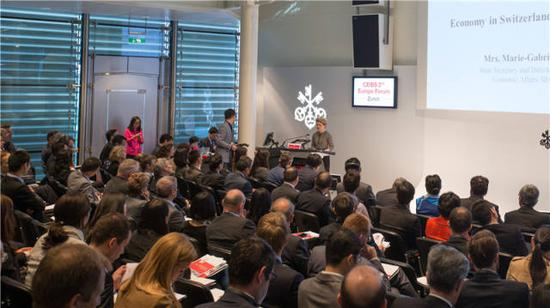 　　这是2016年5月20日在瑞士苏黎世拍摄的中欧国际工商学院第二届欧洲论坛现场。新华社记者 徐金泉 摄