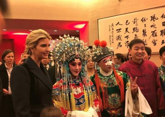 ▲伊万卡大年初一去中国大使馆与华人一同庆祝春节