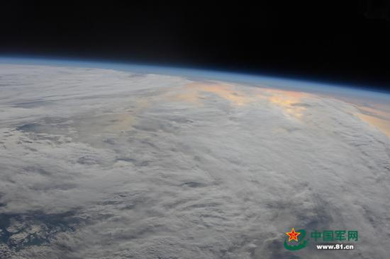 神十一航天员拍摄的地球图片