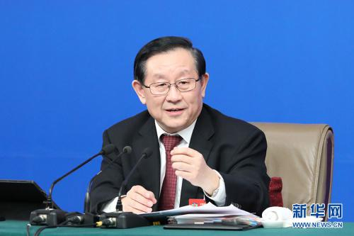 3月11日，十二届全国人大五次会议新闻中心举行记者会，邀请科技部部长万钢、秘书长徐建培就“2016年创新驱动发展战略实施进展成效和2017年重点工作”的相关问题回答中外记者的提问。图为科技部部长万钢回答记者提问。新华网/中国政府网&nbsp;傅义洲摄&nbsp;