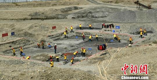 考古发掘现场。　刘忠俊 摄