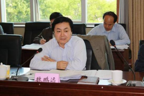 这个双面人，演得联播君都服气了。