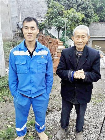  胡老的疑似侄儿李家由（右）和侄孙李幸福