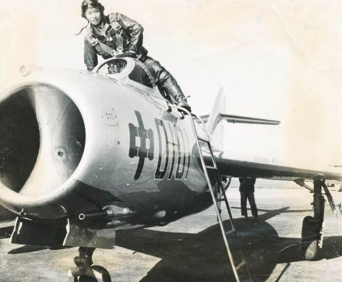 　　1956年7月19日，歼5首飞成功