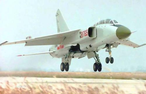 　　1988年12月14日 ，歼轰7首飞成功