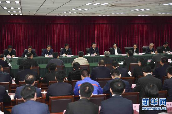 　　2016年4月26日，习近平总书记在安徽合肥主持召开知识分子、劳动模范、青年代表座谈会并发表重要讲话。新华社记者李学仁 摄
