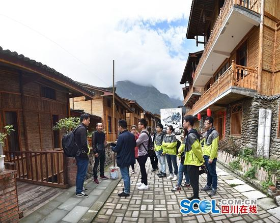 　雅安宝兴雪山新村靠发展民宿旅游走上了幸福生活&nbsp;高清图集