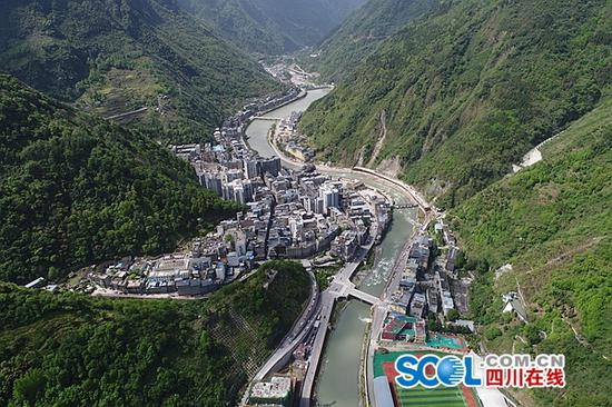 航拍雪山村（摄影&nbsp;喻茂）&nbsp;