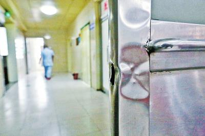 　　有的护士在这里，一干就是十多年。