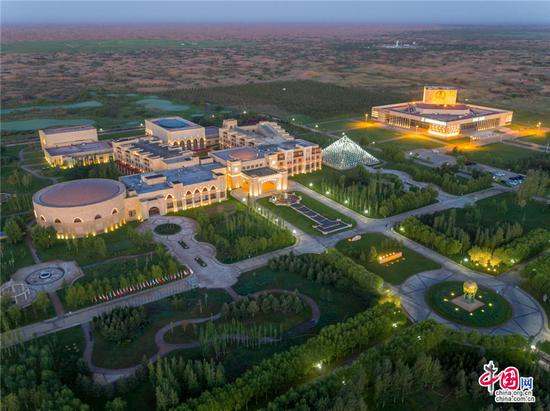 　　库布其沙漠的治理实践和成果得到了国际社会的广泛认可，为全球荒漠化治理树立了典范。全球大型沙漠论坛——库布其国际沙漠论坛将库布其七星湖作为永久会址。乔治•斯坦梅茨 摄