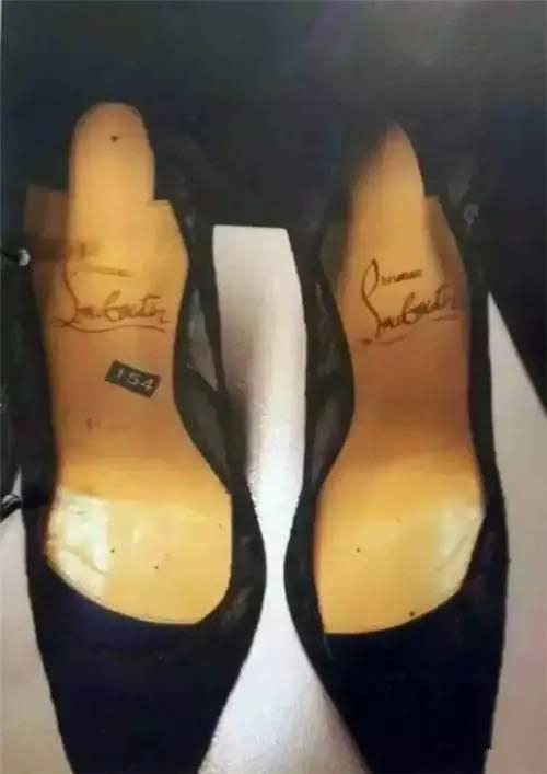 　　Christian Louboutin的高跟鞋， 价值$2500