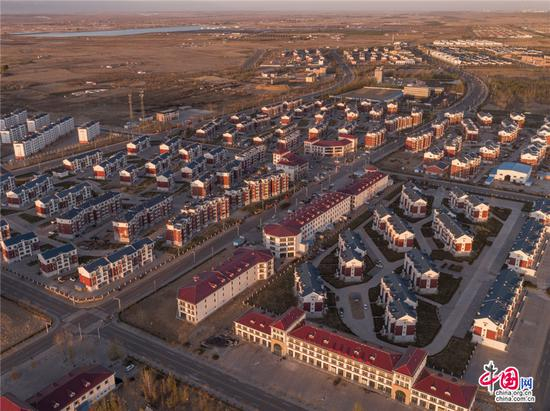 库布其沙漠是世界荒漠化治理的典范，也是沙漠地区的“绿色脱贫样本”。乔治•斯坦梅茨 摄