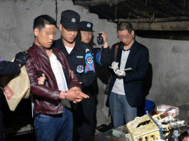 重庆万州抓捕毒贩视频曝光