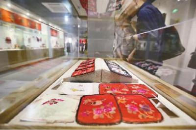 　　夏布绣博物馆馆藏江西民间刺绣。