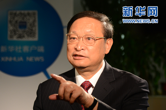 国家卫计委副主任、国家中医药管理局局长王国强接受新华社记者专访。新华网发&nbsp;彭嘉靖摄