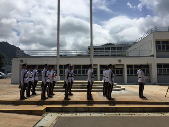  6月26日上午，在香港警察学院，护旗队为七一升旗彩排 &nbsp; &nbsp; 摄影/邢颖