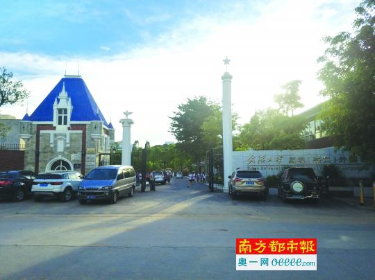 位于宝安区燕罗街道的武汉大学深圳（杰仁）外国语学校。&nbsp;
