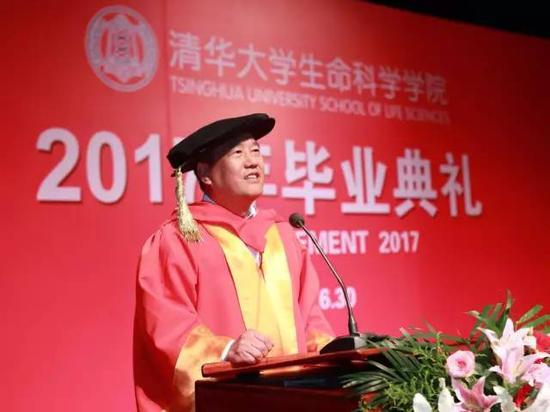 ► 6月30日，王晓东作为特邀嘉宾在清华大学生命科学学院2017年毕业典礼上致辞。