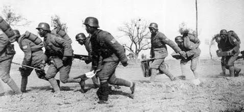 从太原回防娘子关的部队