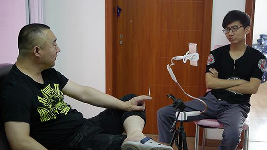 赵金龙与经纪人韩野。&nbsp;