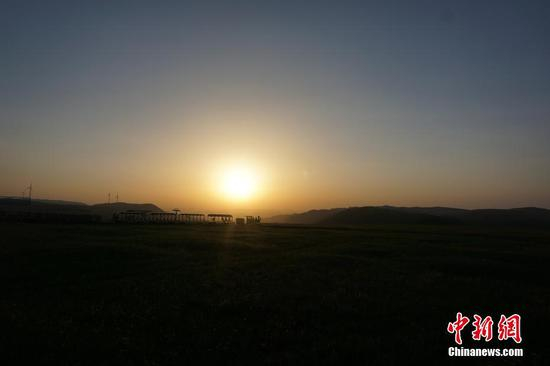 落日余晖。&nbsp;孙静波摄&nbsp;