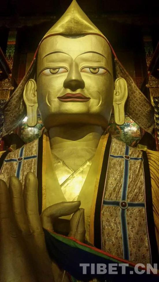 △图为宗喀巴大师像。