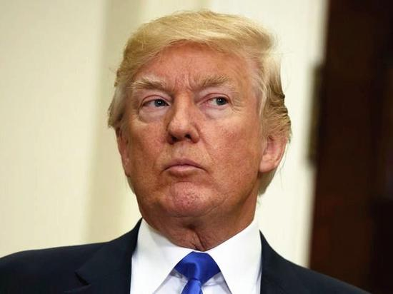 8月2日，美国总统特朗普在白宫出席新闻会。（新华/美联）